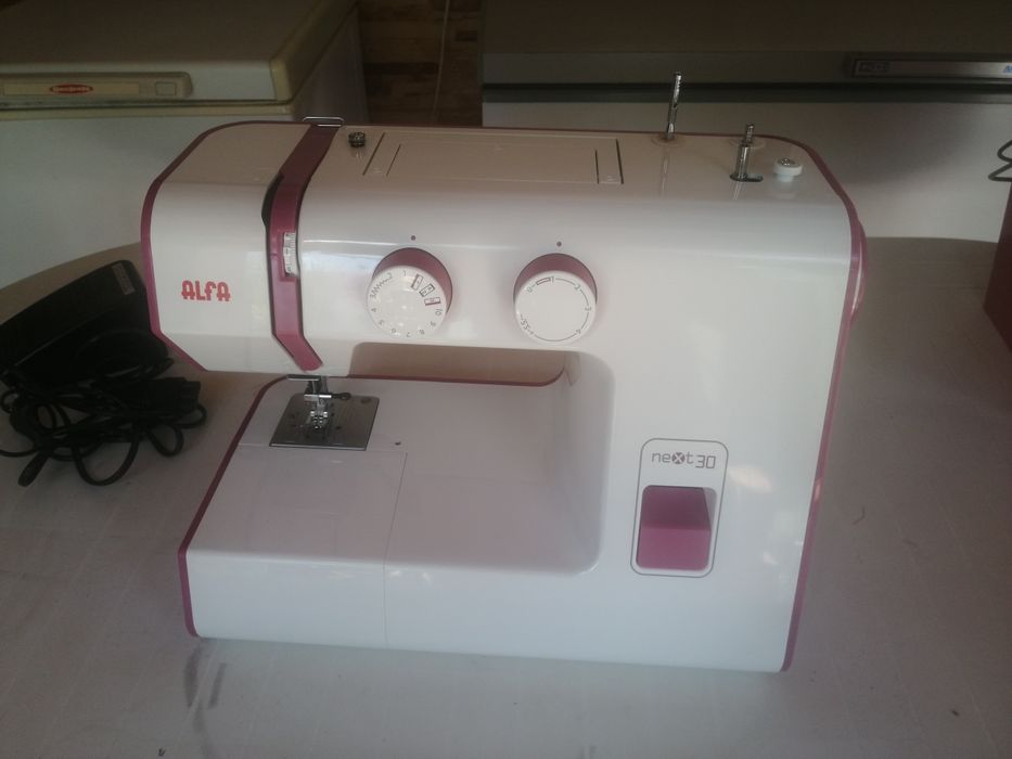Máquina de costura Alfa Next 30