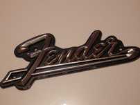 Fender Logo do Przykręcenia Zestaw Dwie Sztuki Metal Plastik