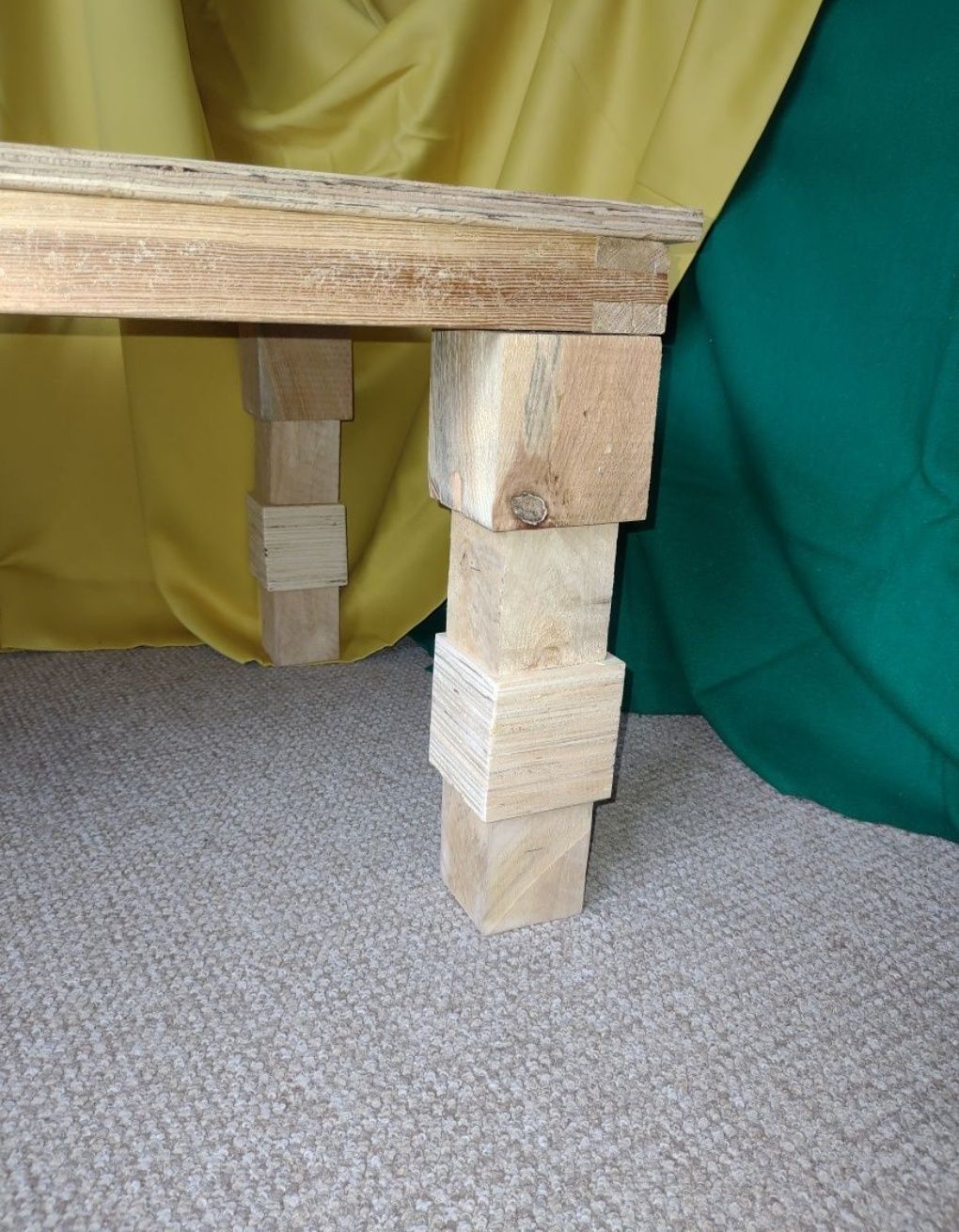 Drewniany prostokątny stół/ stolik kawowy z drewna sosnowego