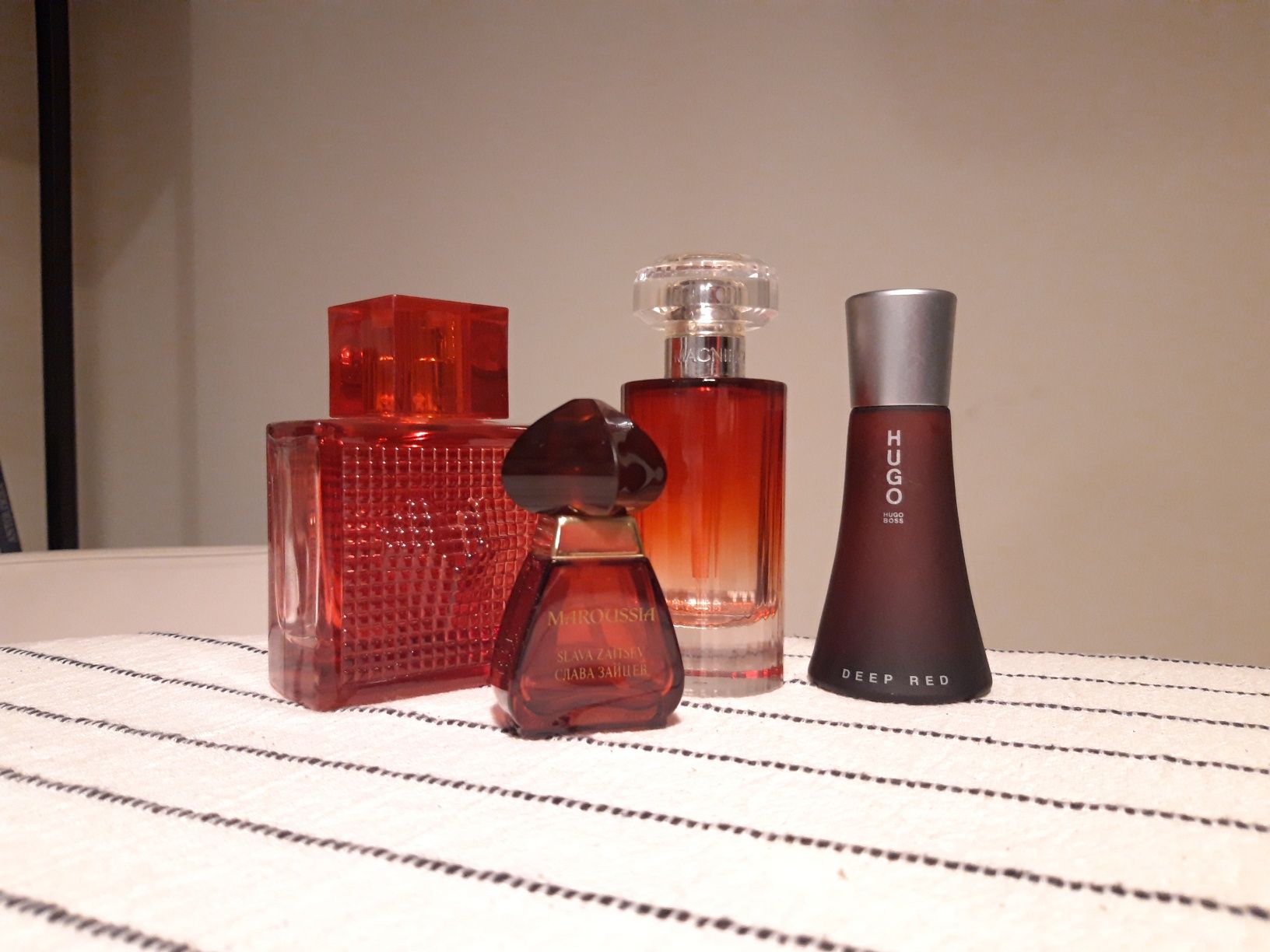 Vários frascos de perfume para colecção (sem perfume)