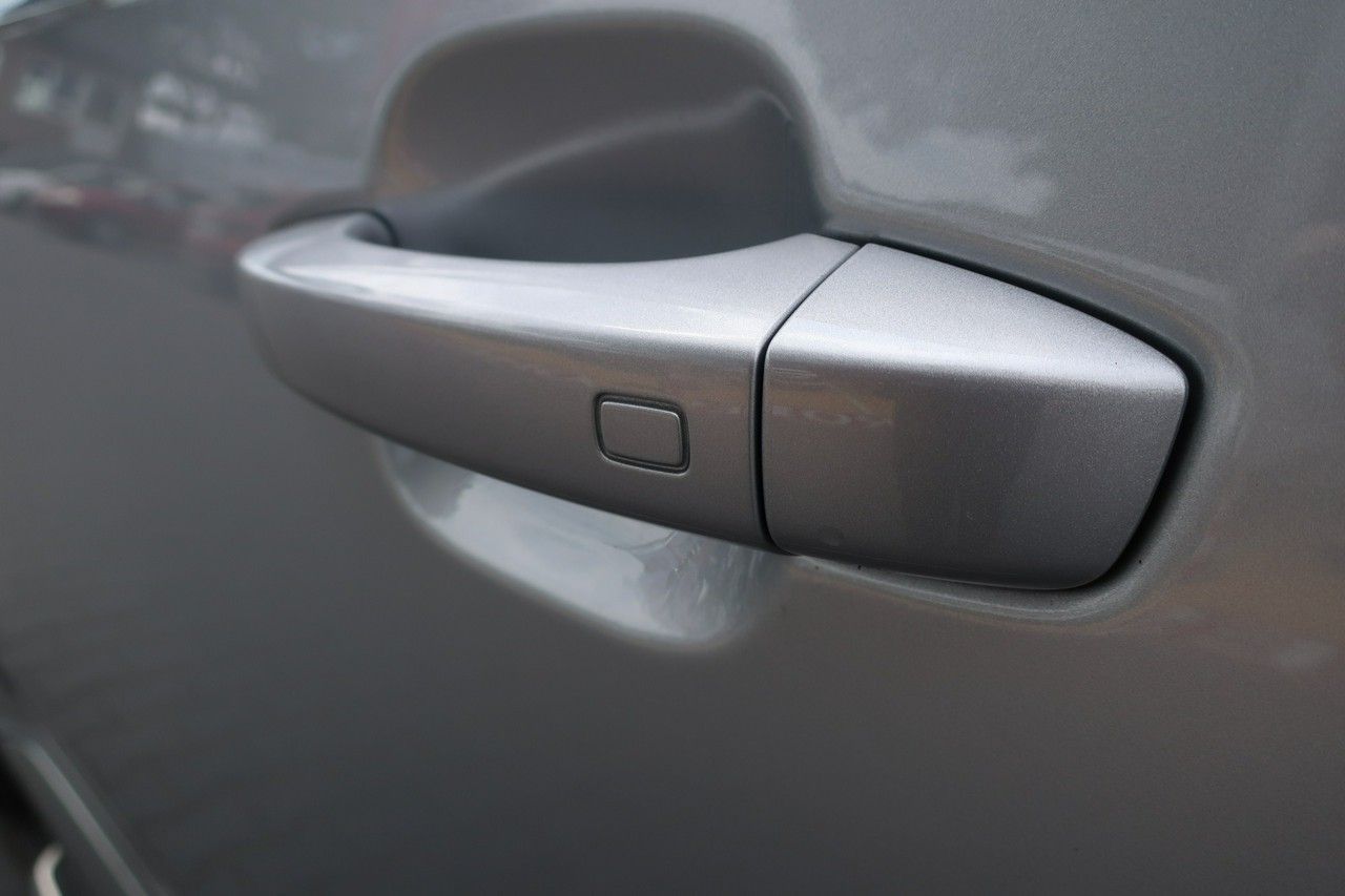 Audi Q7 2 kpl opon, krajowy, faktura VAT 23%