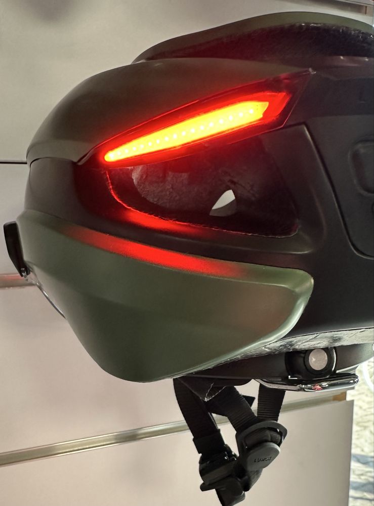 Kask rowetowy LUMOS  ULTRA led bluetooth