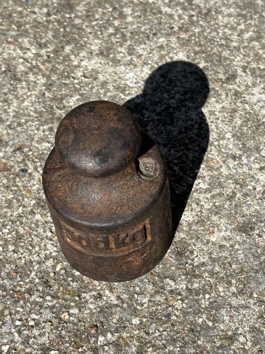Stary żelazny odważnik 0,5kg