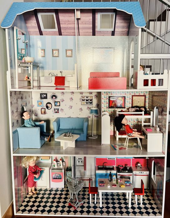 Casa de Bonecas com 3 andares