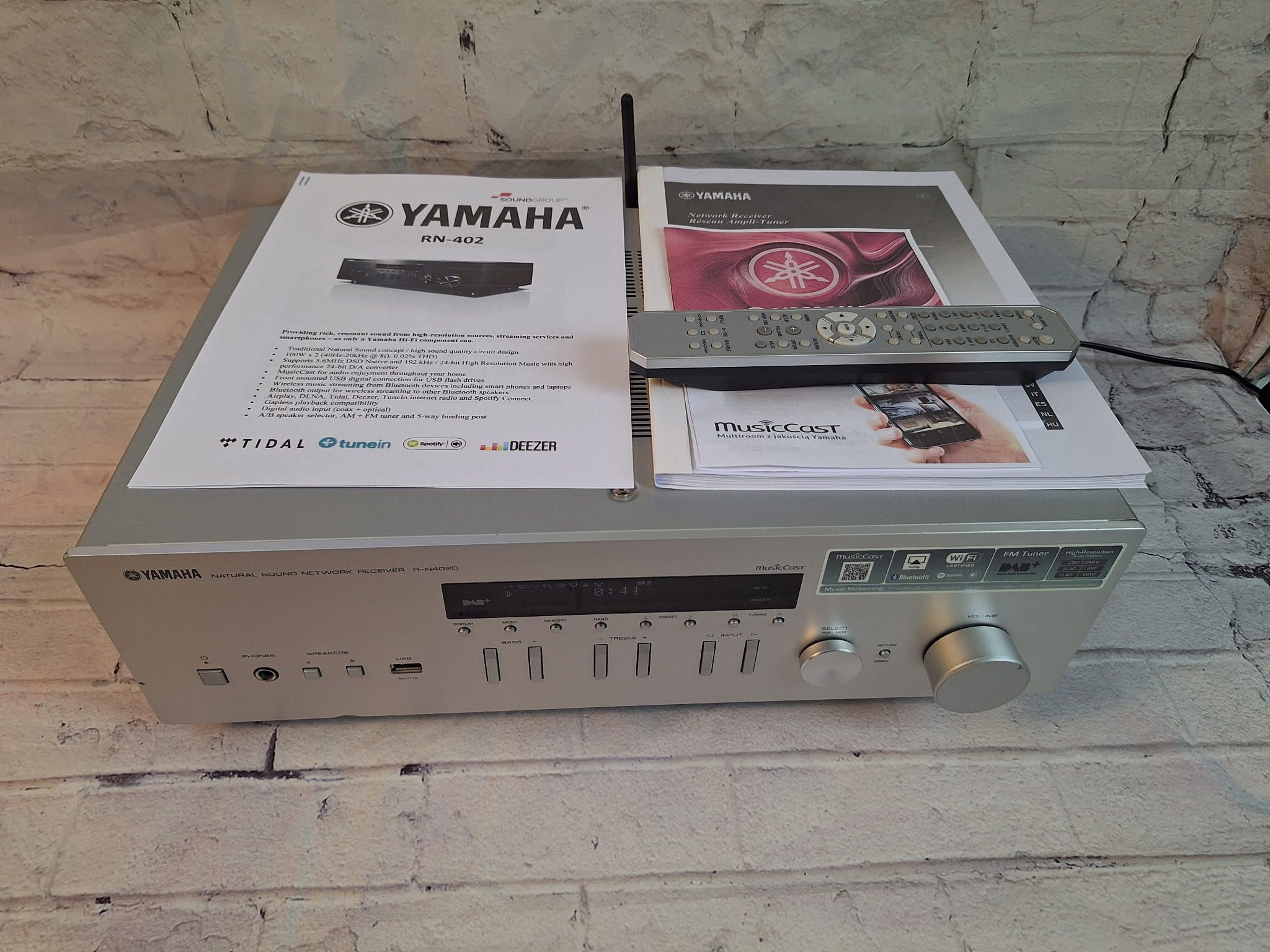 Yamaha R-N402D Amplituner Stereo 2x140W