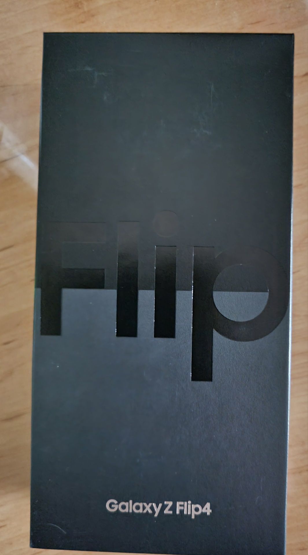 Samsung Galaxy Z Flip4 złoty róż