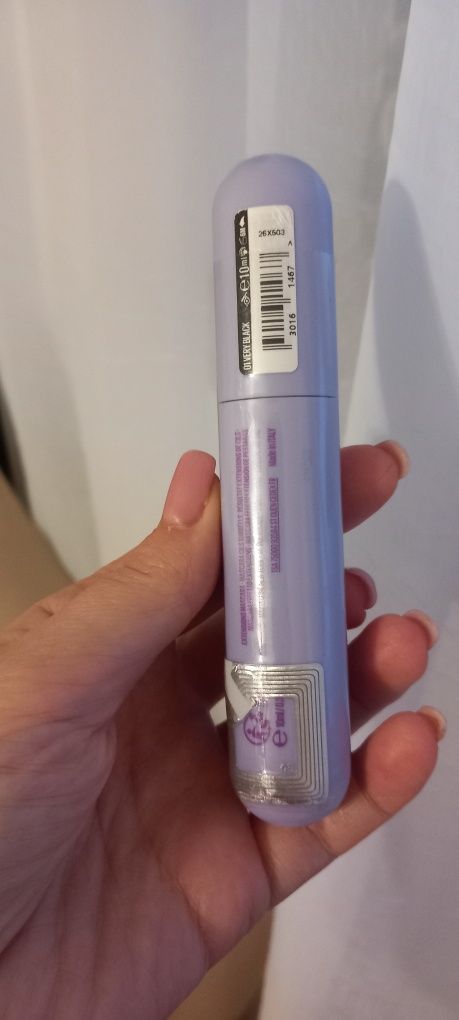 Nowy czarny tusz do rzęs maybelline the falsies surreal