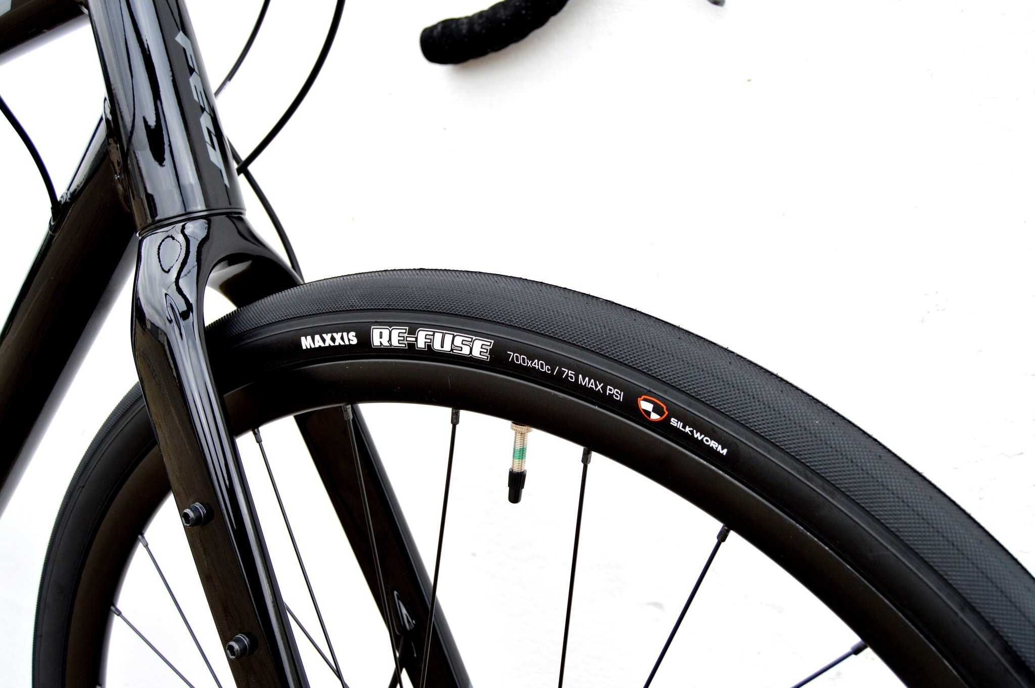 NOWE Koła gravel Devox Wheel RDS.A3 Maxxis Refuse TL sztywne osie 12mm