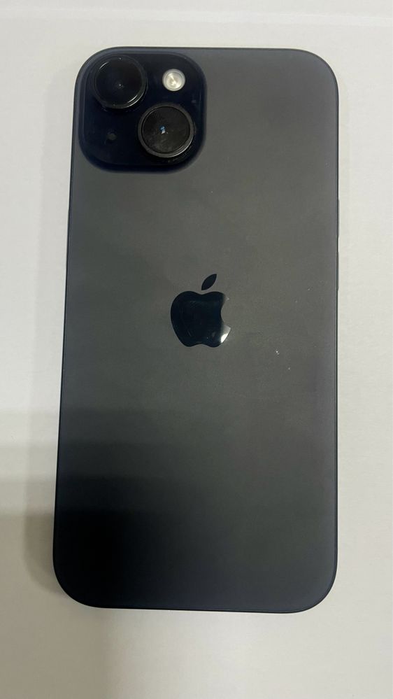 iPhone 15 128 на гарантії.