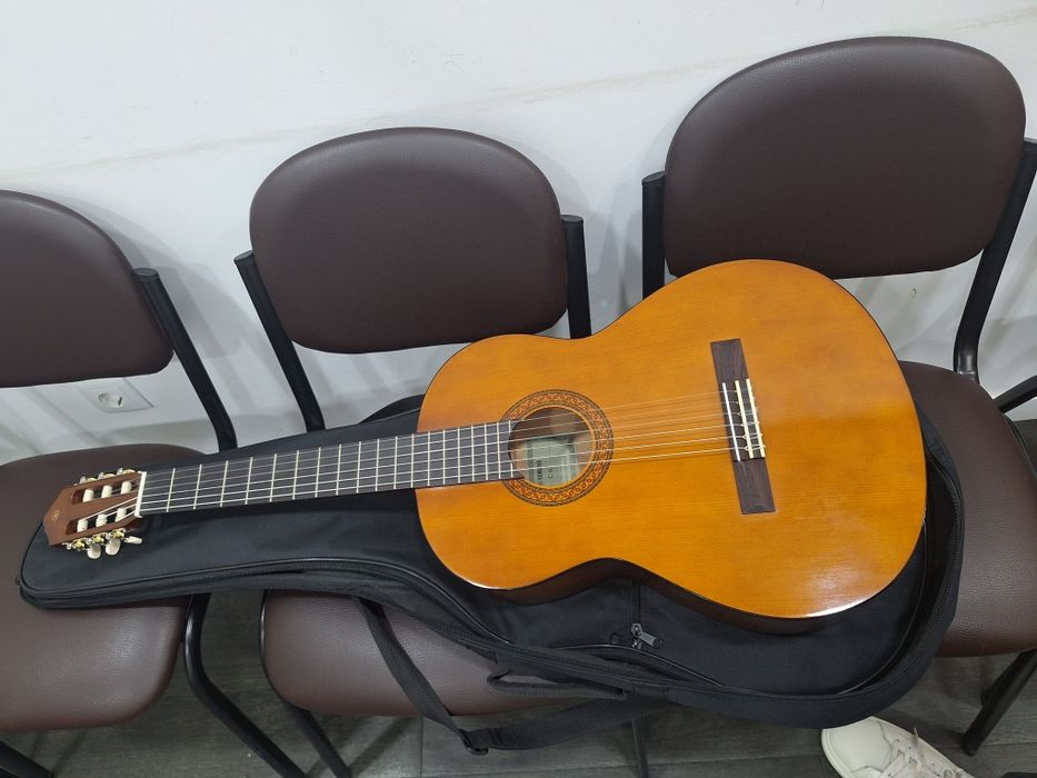 Guitarra Yamaha C-40