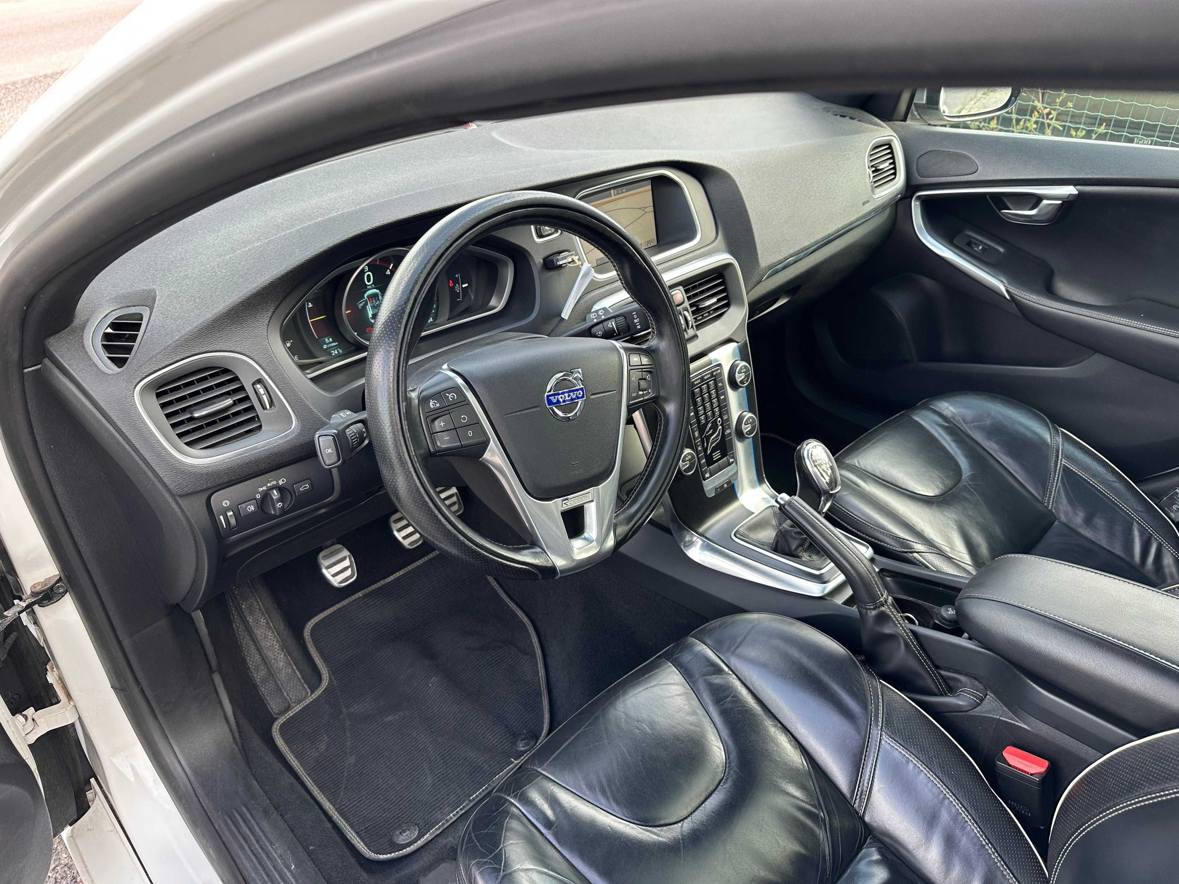 Volvo V40 D2 Summum R-design