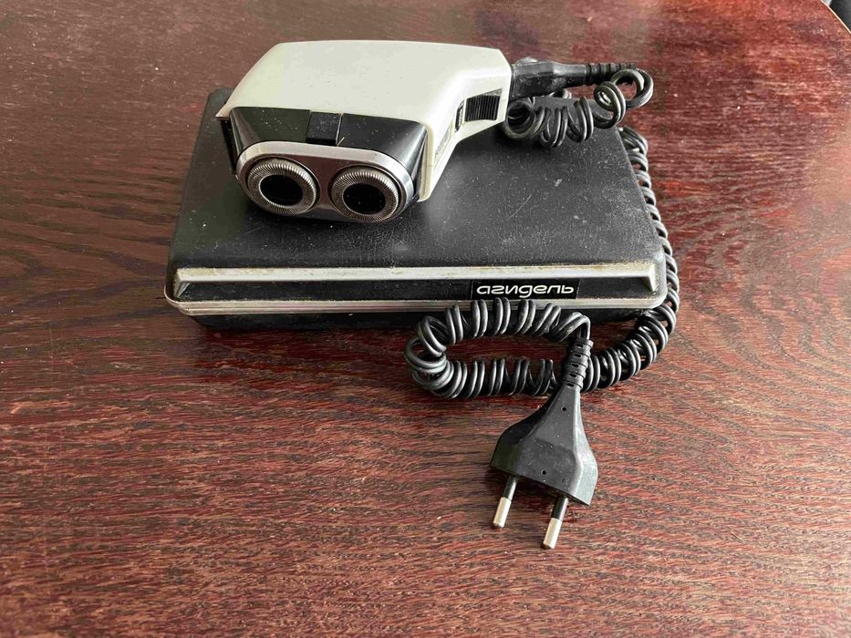 Електробритва Агідель двоножева.