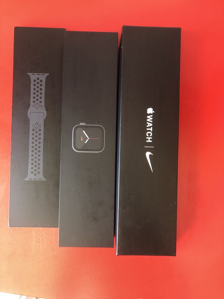 Apple Watch Series 5 Nike