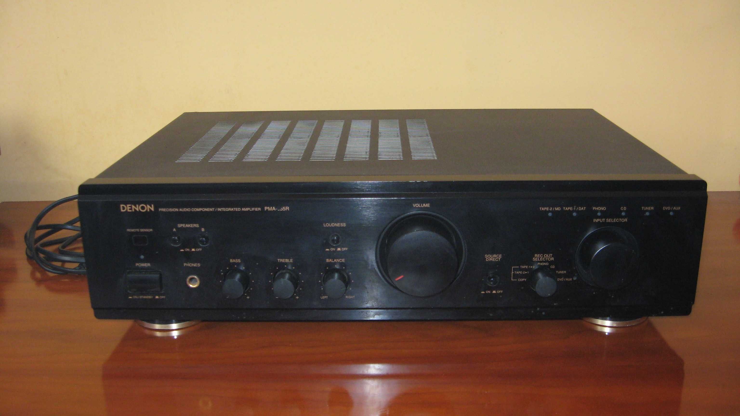 Amplificador DENON PMA 655 R com comando e manual de instruções