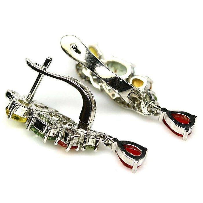 Серебряные серьги с разноцветными сапфирами (Сонгеа)925 пробы