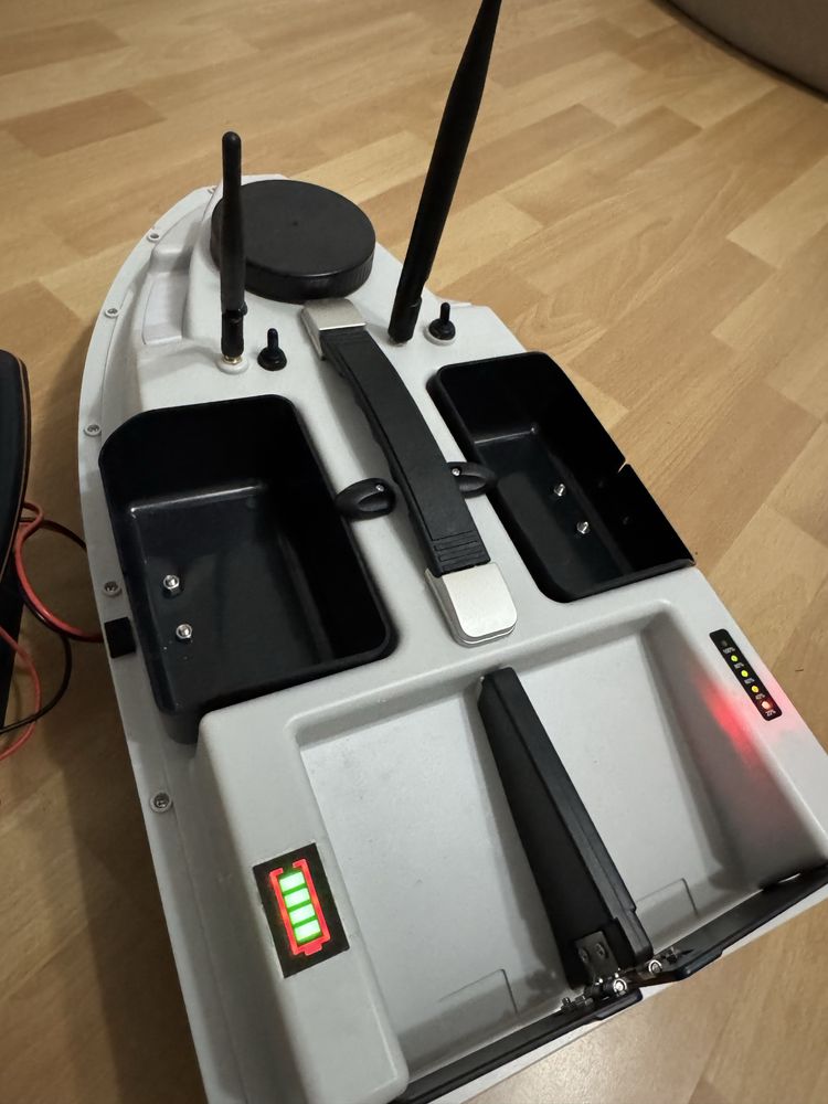 Łódź łódka wędkarska zanętowa z GPS i Sondą - HIT ! Sonda wędkarska