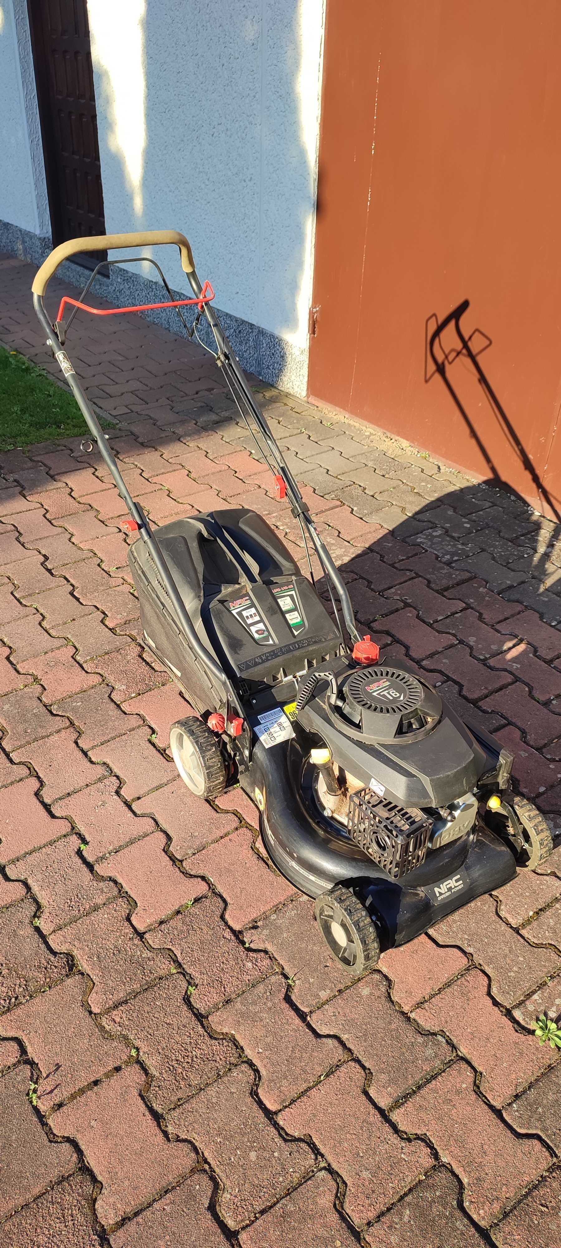 Kosiarka spalinowa NAC LS42-146-NG z napędem