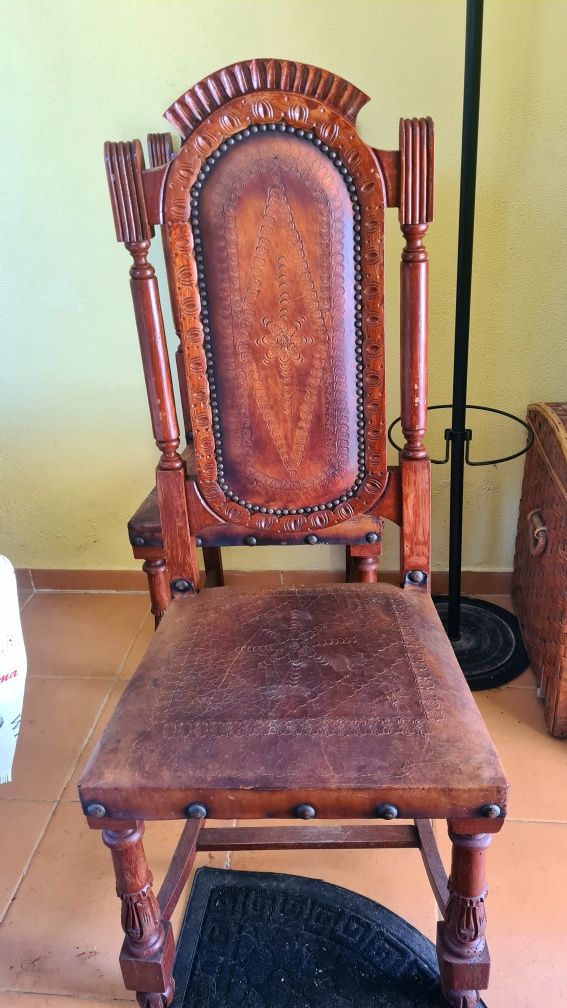 Cadeiras de Madeira antigas