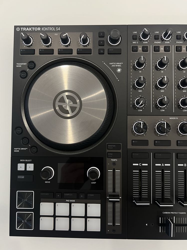 Native Instruments Traktor Kontrol S4 MK3