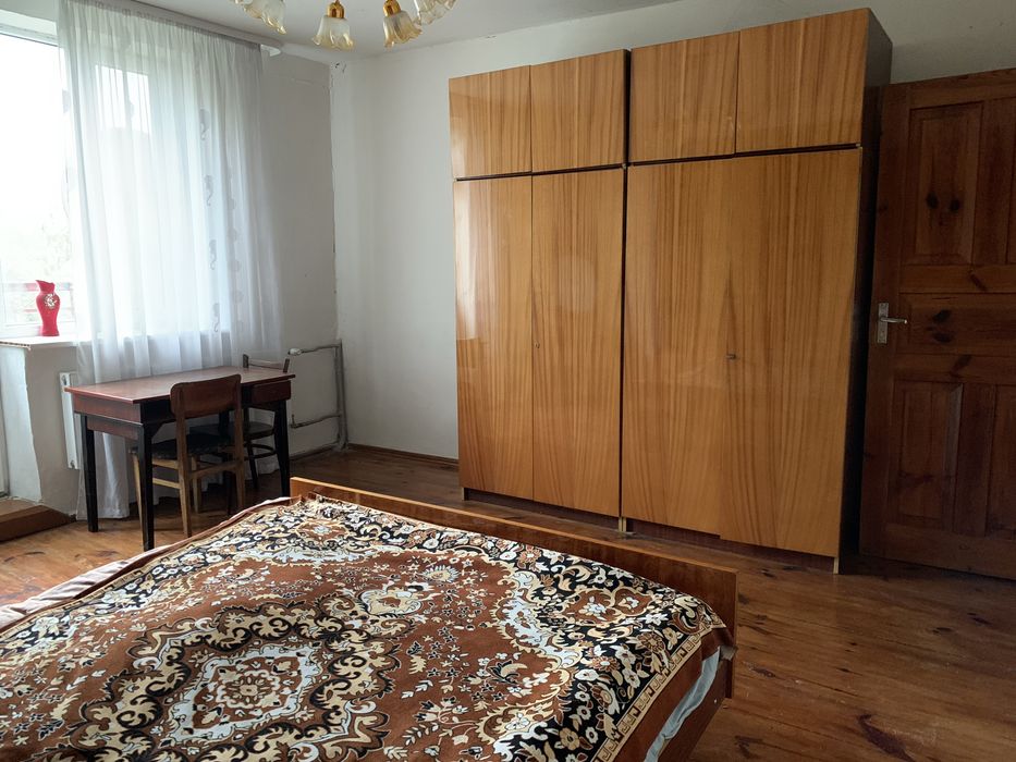 Продам будинок поруч з сосновим лісом