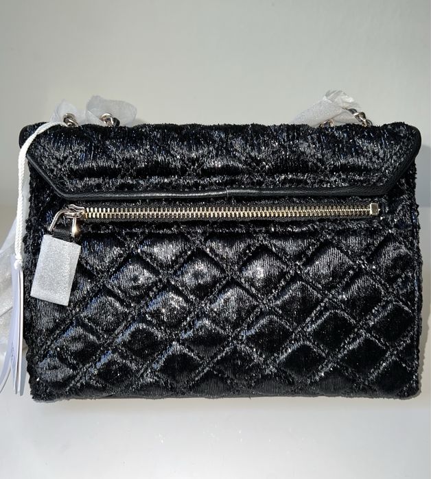 Guess torebka crossbody mała czarna Giully