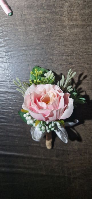 Бутоньерки свадебные