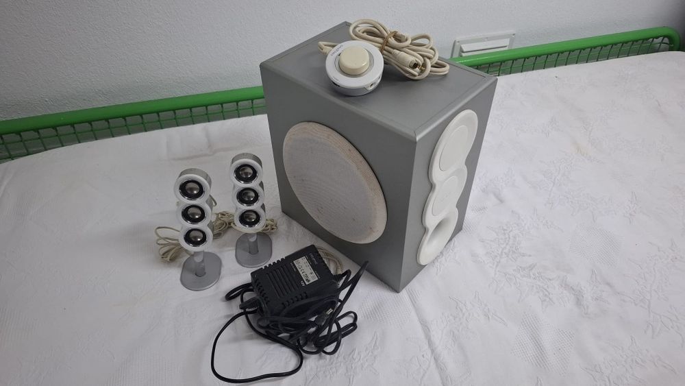 Conjunto de 2 Colunas + Subwoofer CREATIVE