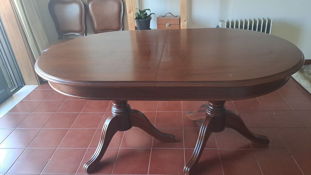 Mesa com 6 cadeiras por 100€