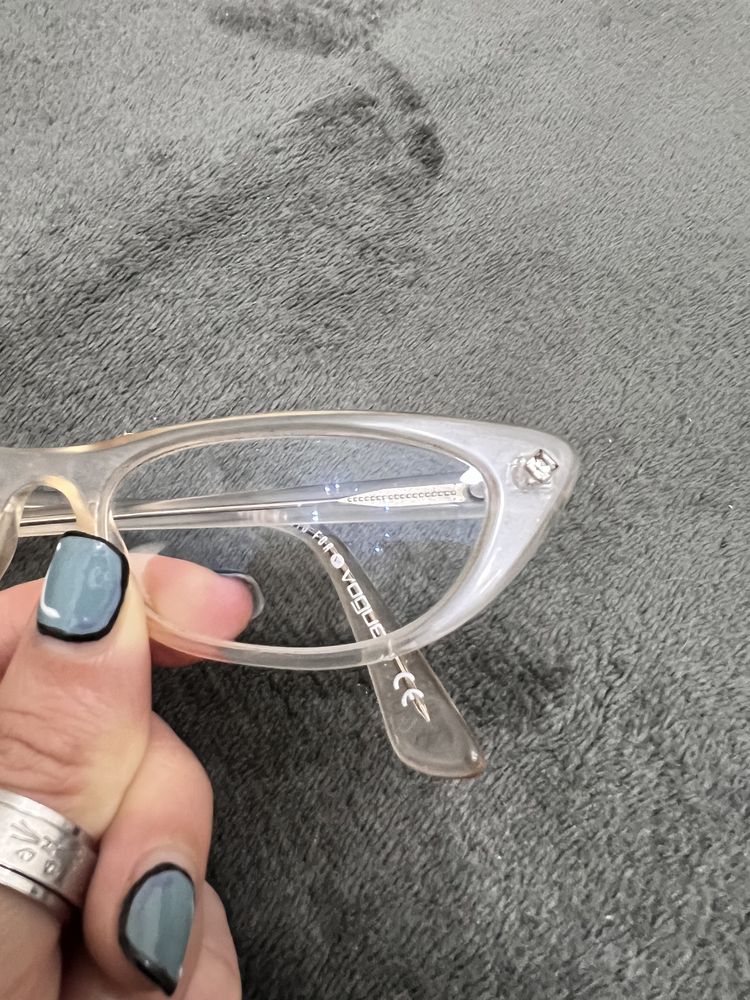 Armacao de Óculos marca vogue