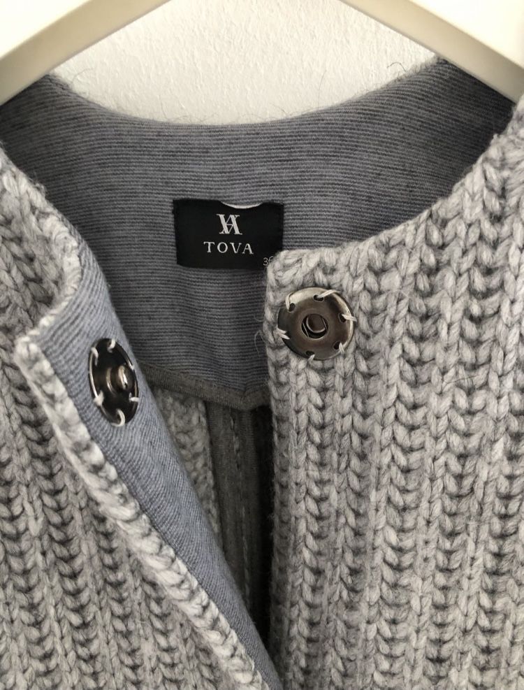 Sweter firmy Tova