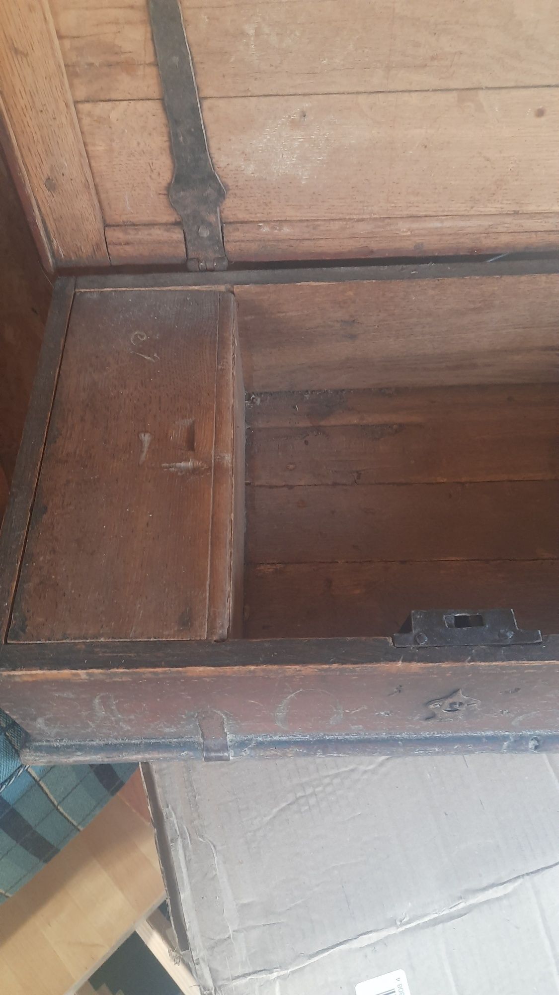Stary piękny kufer- skrzynia drewniana