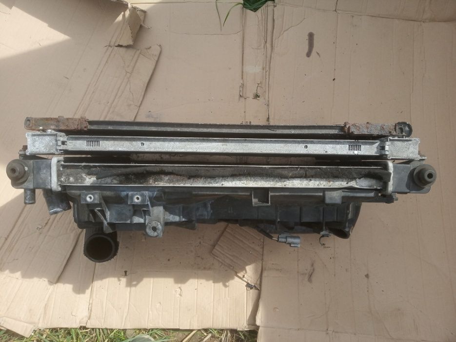 Lexus IS220d zestaw chłodnic chłodnice intercooler