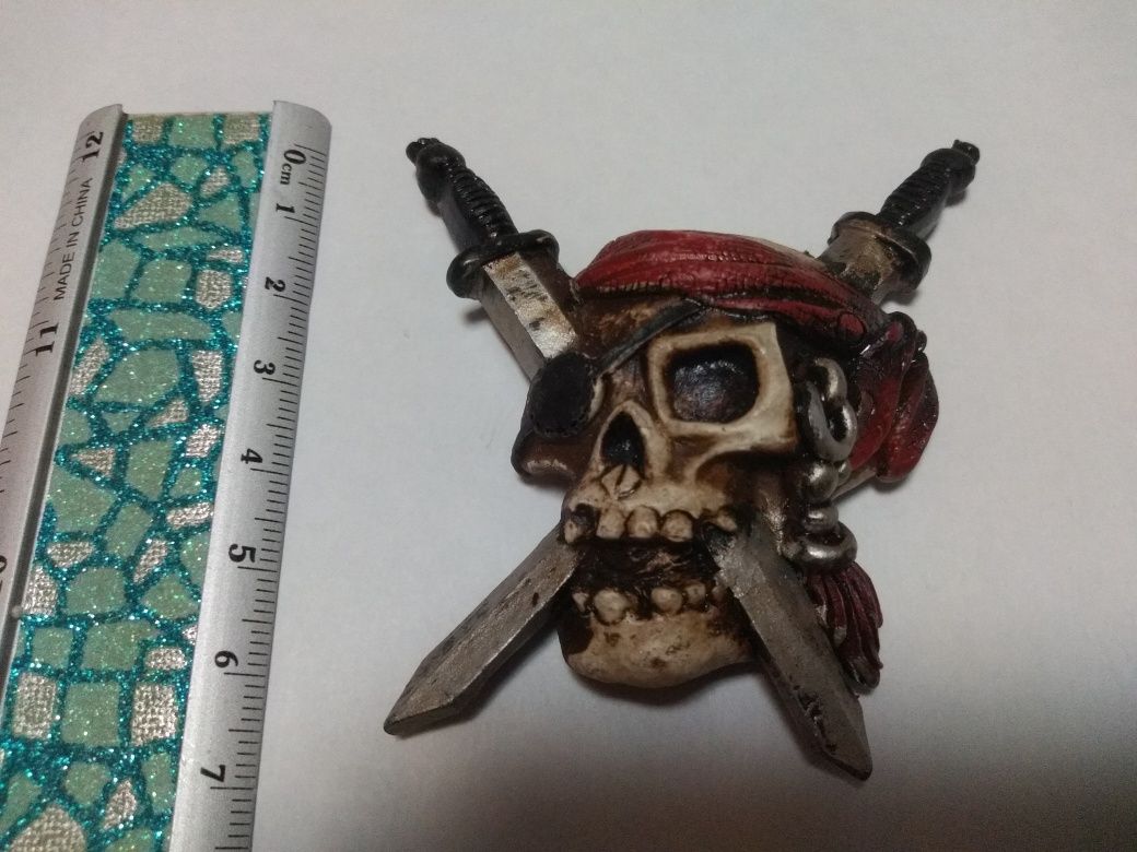 Magnes na lodówkę Pirat , trupia czaszka