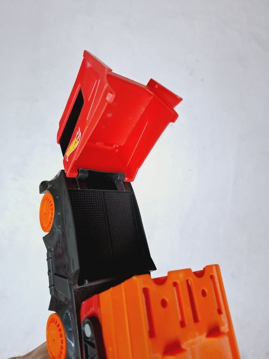 Машинка фура трейлер транспортировщик Хотвилс Hot Wheels Action