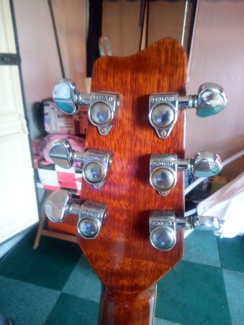 Guitarra Samick.