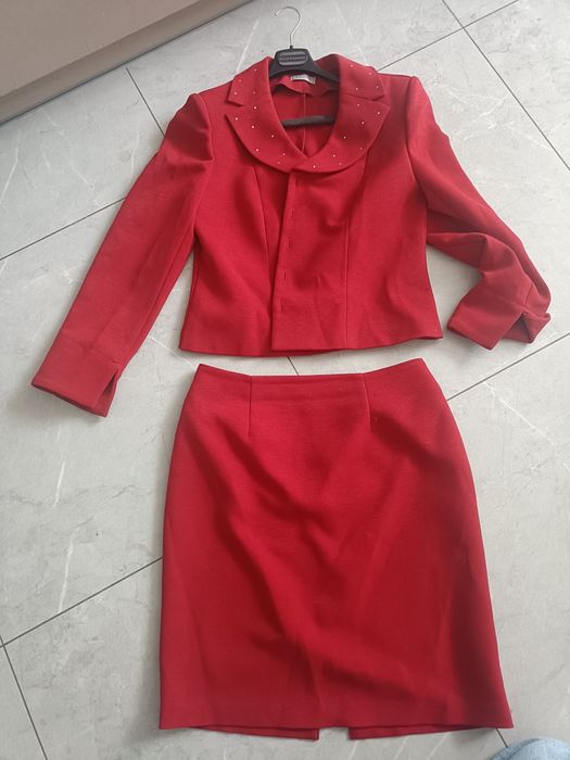 Безкоштовно костюм розмір 48