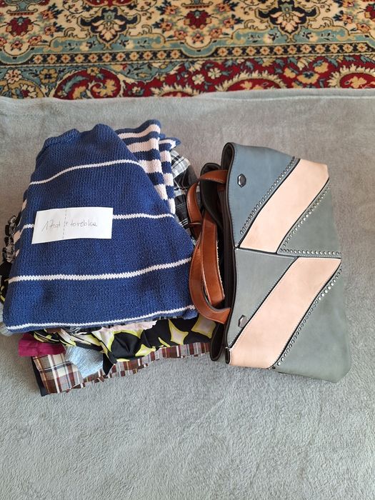 Zestaw ubrań damskich rozmiar M 17 szt i torebka