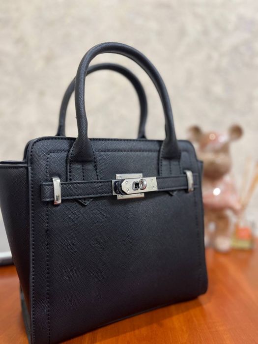 Красивая женская сумочка