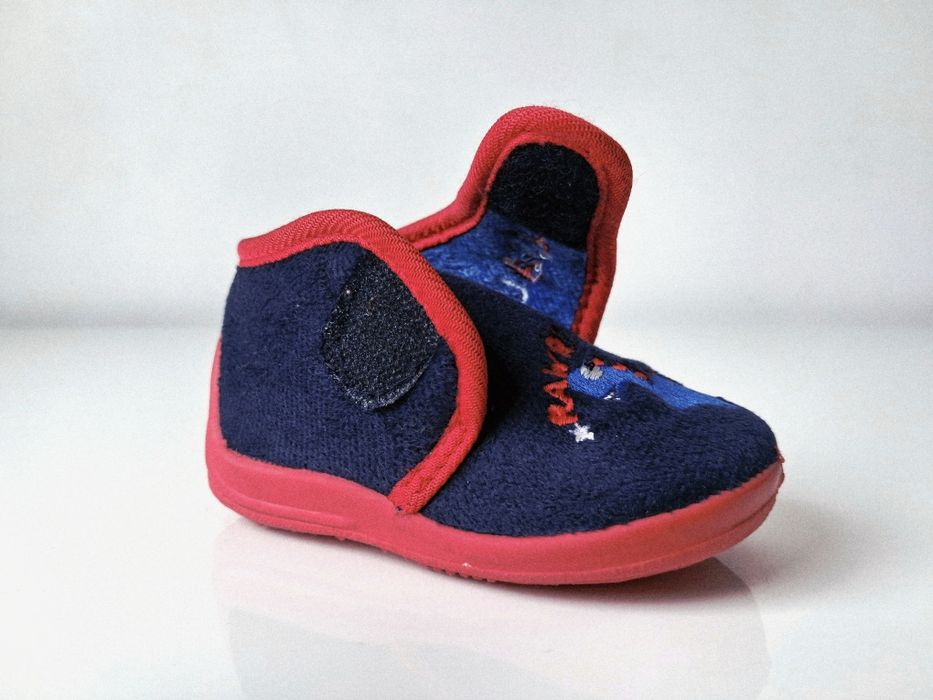 Kapcie ocieplane na rzepy