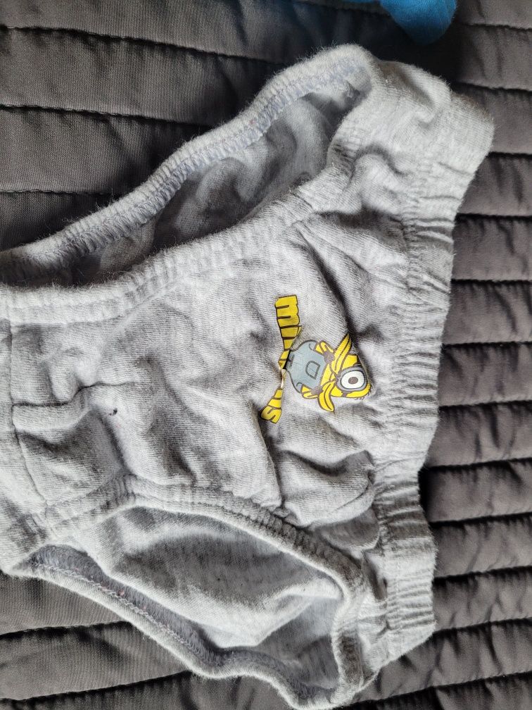 Majtki chłopięce Minionki rozm 122/128