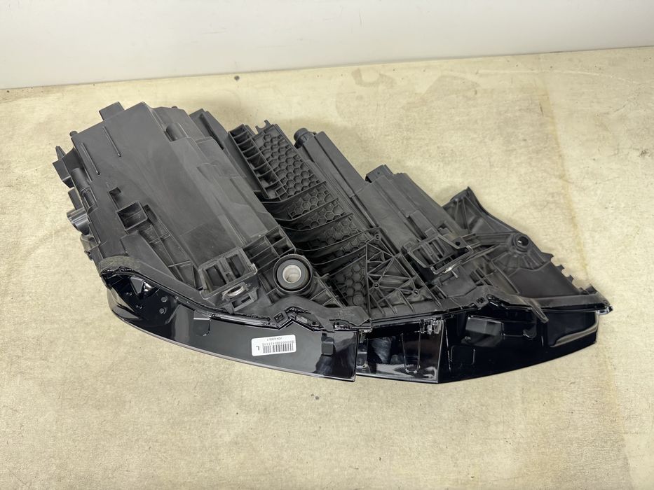 Фара левая Audi Q8. Оригинал