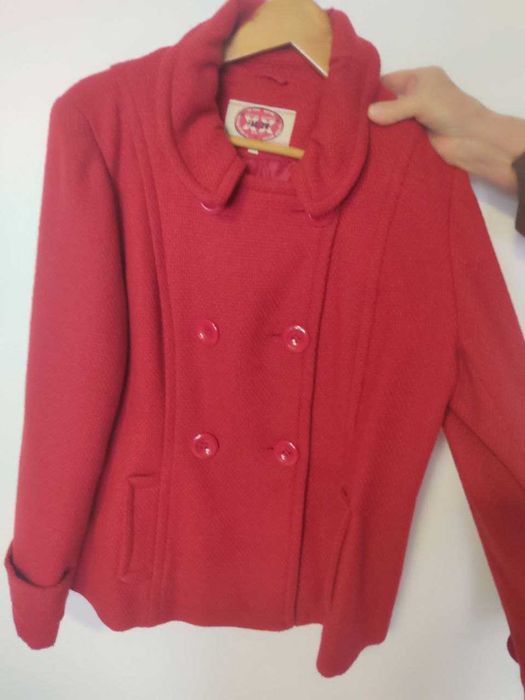 Sobretudo curto vermelho