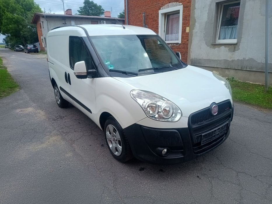Doblo  combo Kangoo  caddy 2 2010 diesel OTWIERANY DACH
