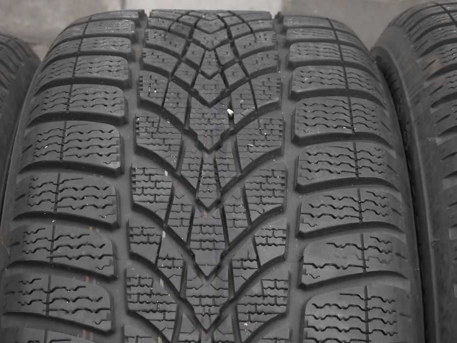 4x Dunlop Sp Winter Sport 4D MOE Run Flat 225/50r17 94H  19rok 7,4mm