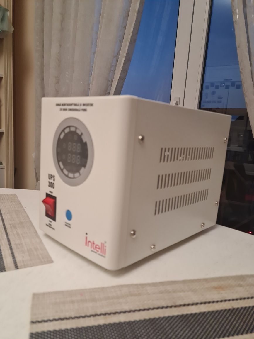 Джерело безперебійного живлення Intelli 500VA 300W із чистою синусоїдо