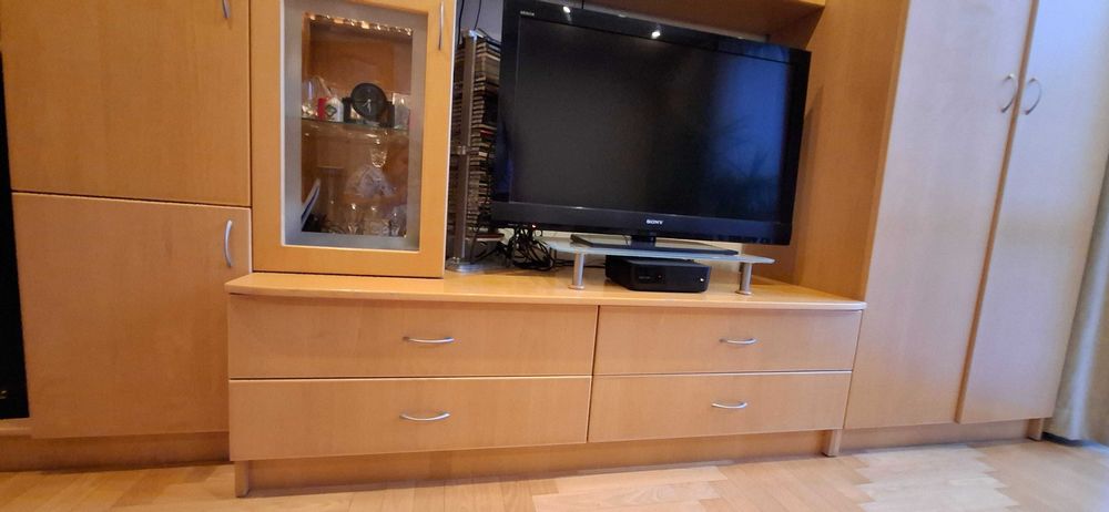 sprzedam drewniane meble do salonu