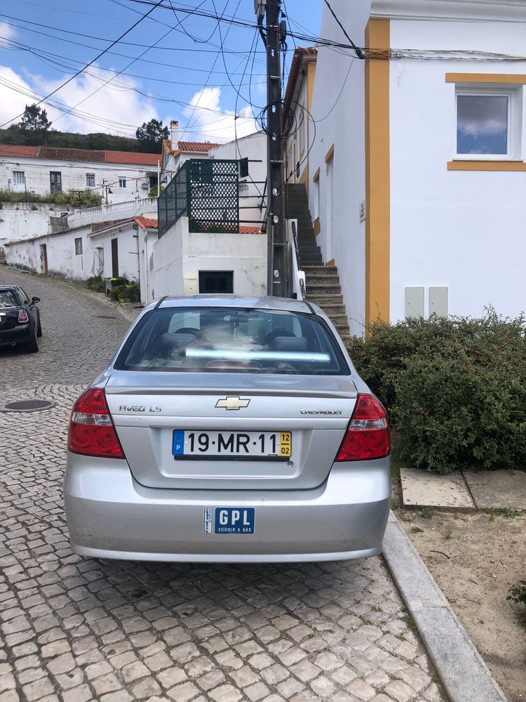 Vendo Chevrolet aveo 2012 negociavel