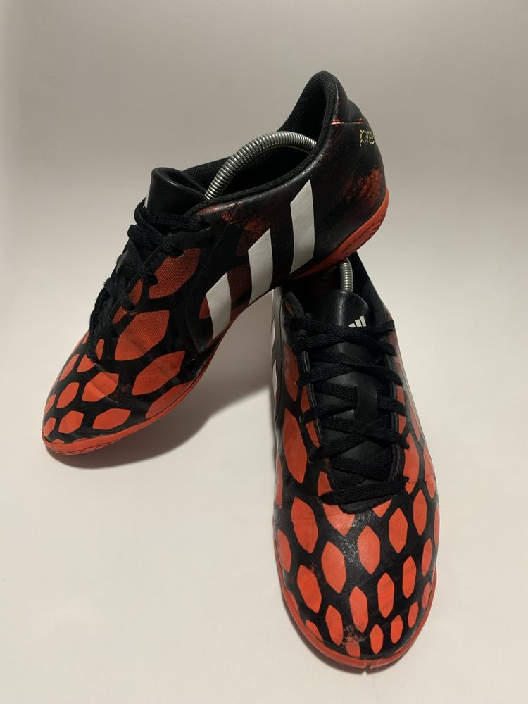 Футзалки бампи кросівки Сороконіжки Adidas Predator 41р