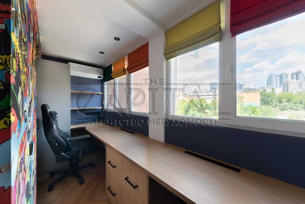 Продаж квартири з дизайнерським ремонтом, 3 спальні, Київ