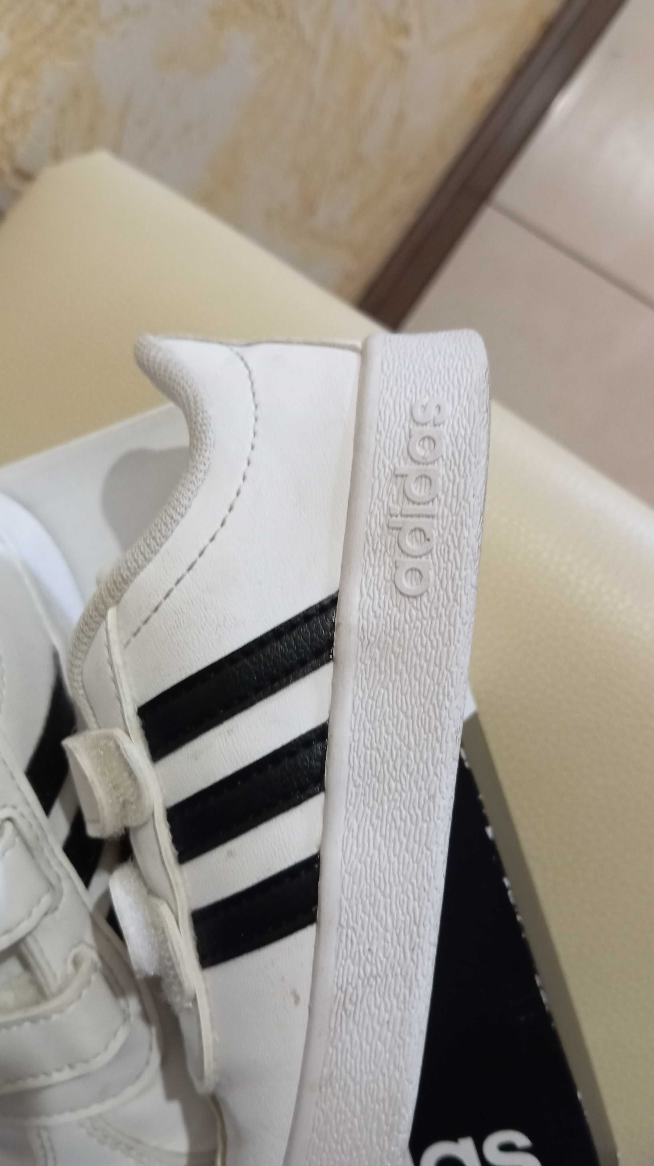 Buty dziecięce Adidas 24